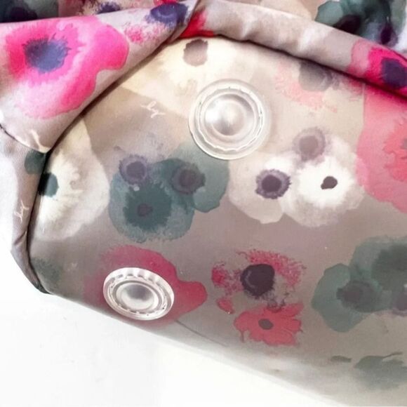 Lug Gondola Large Travel Tote Gray Floral Vacation Carryon Bag‎ Trolley Sleeve - Picture 9 of 10